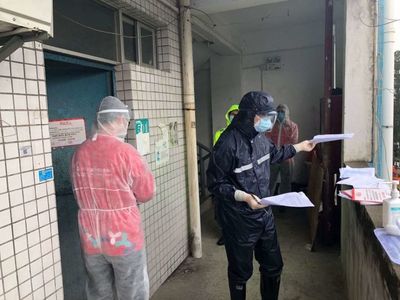 步涌社區(qū)防疫心理咨詢(xún)熱線(xiàn)變身“萬(wàn)能熱線(xiàn)” 已接600余通電話(huà)，信息技術(shù)咨詢(xún)服務(wù)成亮點(diǎn)