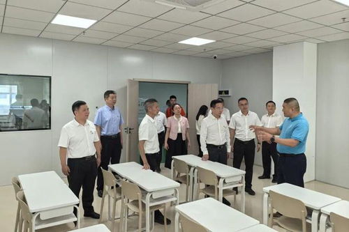 產(chǎn)教融合賦能智能制造 電子信息產(chǎn)業(yè)學(xué)院‘廠中?！浇遗? class=